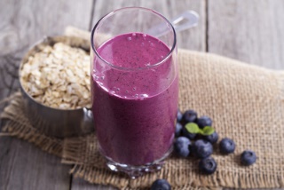 veselova-elena-smoothie-with-blueberries-and-oatmeal.jpg
