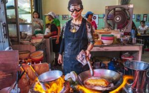 Королева Street Food Бангкока получила награду 50 Best Icon Award