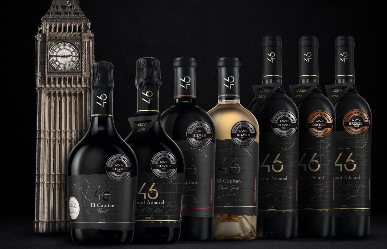 Вино 50 параллель рислинг. Вино parallele 45. Вино "wine latitude 45" merlot. Вино мерло красное сухое усадьба перовских. Вино parallele 45.