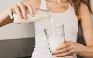 7 причин, чому людям не треба пити молоко