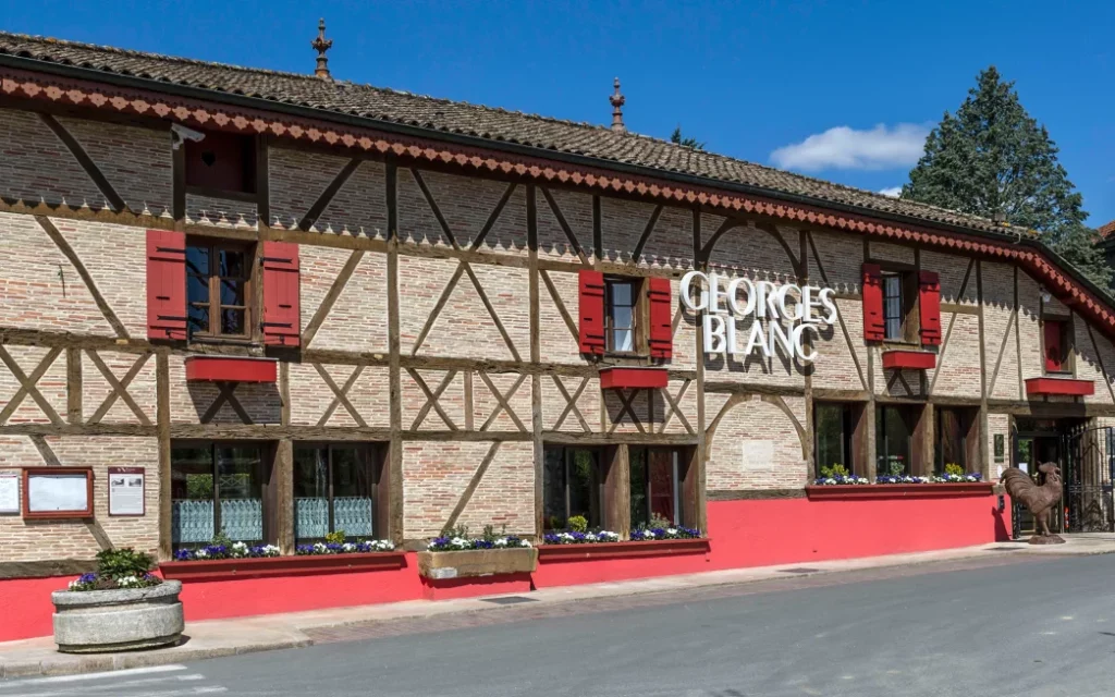 Найстаріший ресторан у Франції втратив свою зірку Мішлена