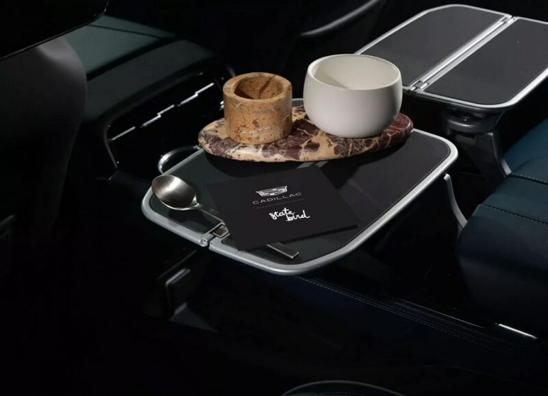 Преміальний ресторан на колесах у новому Cadillac Escalade