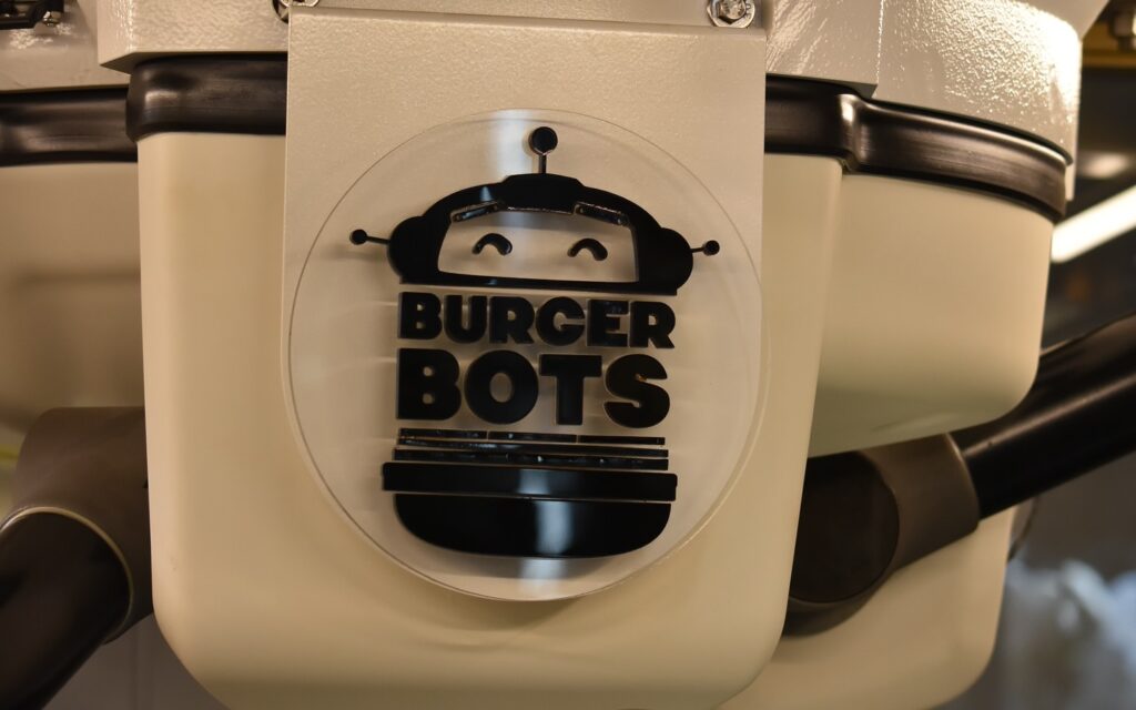 Складання бургера за півхвилини - проект BurgerBots використовує на кухні роботів