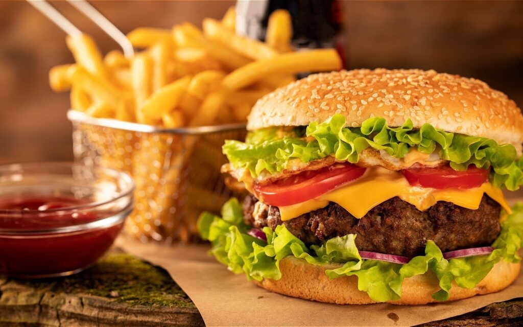 Скільки витрачають українці на замовлення їжі