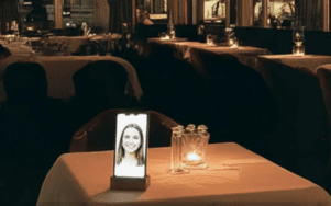 У Нью-Йорку провели вечір побачень із AI-партнерами у реальному барі