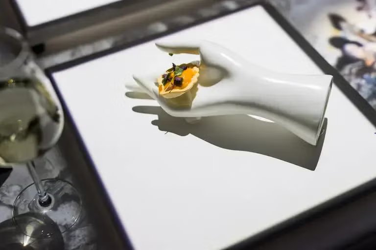 Імерсивна гастрономія 2026 як ресторани перетворюють вечерю на емоції