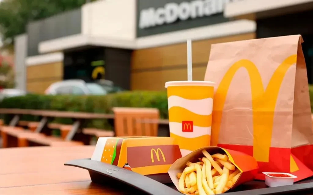 За участі Говарда Баффета обговорюють повернення McDonald’s до Харкова